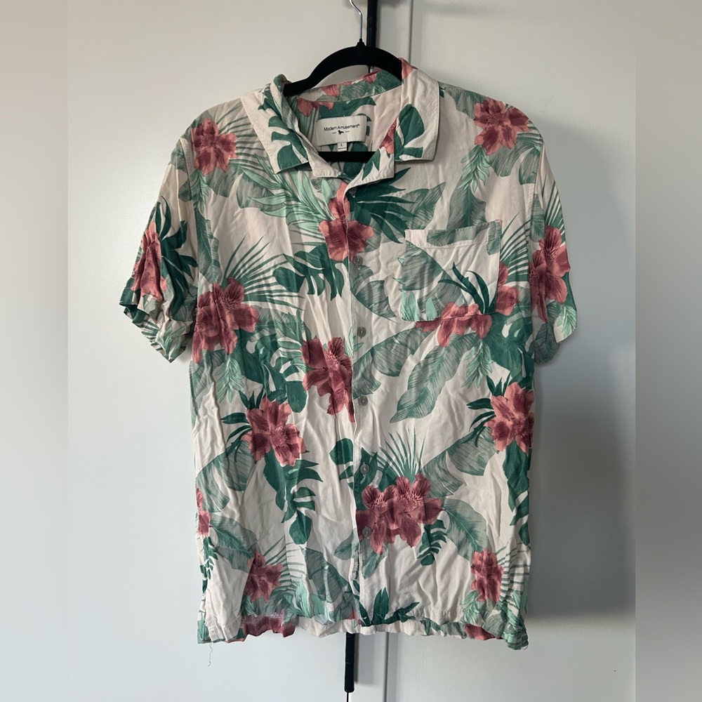 Modern Amusement Men's White Floral Short-Sleeve Button Shirt